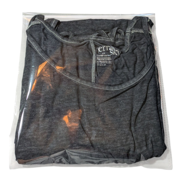 Terra & Sky - Women's Top - Size 2XL -Black- Slits on Sleeve-Good Used Condition - Picture 7 of 7